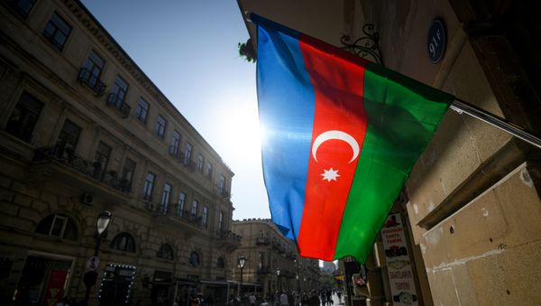 Флаги Азербайджана на улицах Баку. - Sputnik Азербайджан