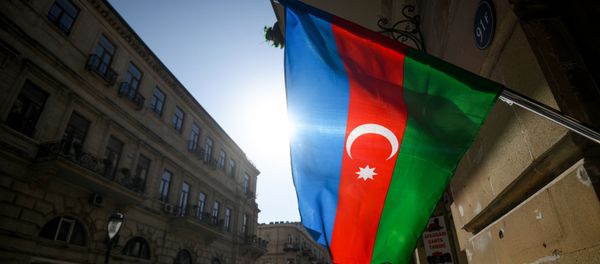 Флаги Азербайджана на улицах Баку. - Sputnik Азербайджан