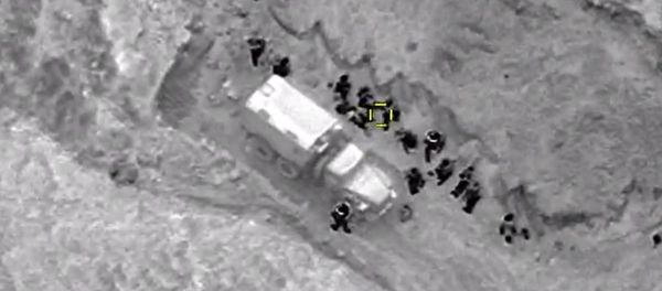 Видеокадры поражения живой силы и боевой техники противника  - Sputnik Азербайджан