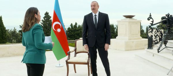 Президент Азербайджана Ильхам Алиев во время интервью телеканалу «Аль-Джазира» - Sputnik Азербайджан