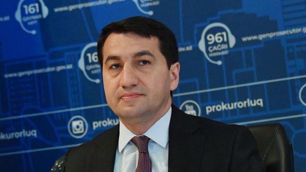Помощник Президента Азербайджана - заведующий отделом по вопросам внешней политики Хикмет Гаджиев  - Sputnik Азербайджан