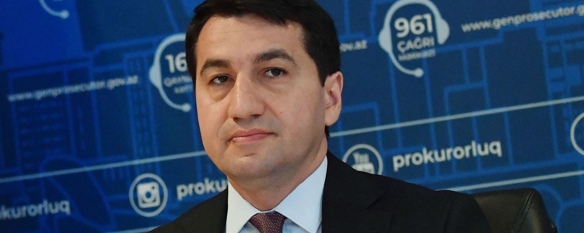 Помощник Президента Азербайджана - заведующий отделом по вопросам внешней политики Хикмет Гаджиев  - Sputnik Азербайджан, 1920, 22.10.2024