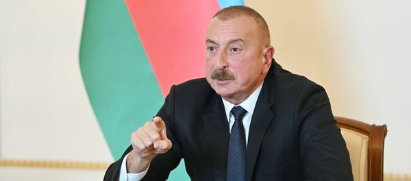 Президент Ильхам Алиев во время обращении к нации - Sputnik Азербайджан