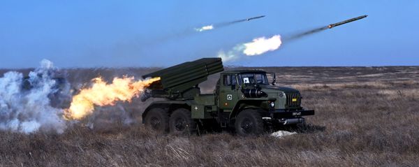 Боевая машина БМ-21 реактивной системы залпового огня Град во время учений, фото из архива - Sputnik Азербайджан
