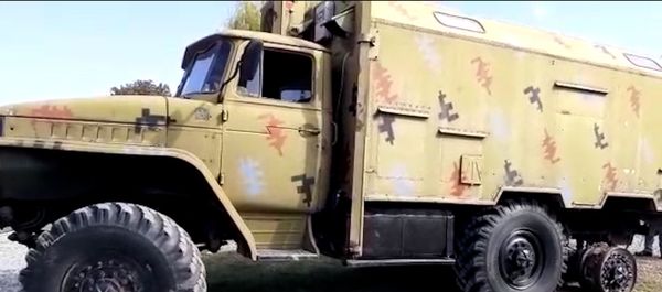 Противник вновь бросил военную технику на поле боя - видео - Sputnik Азербайджан