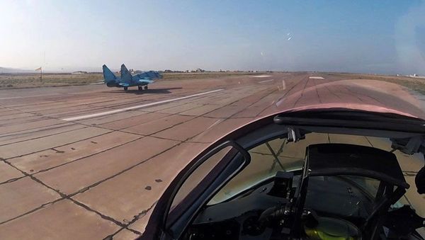 Учебно-боевые полеты ВВС Азербайджана - Sputnik Азербайджан