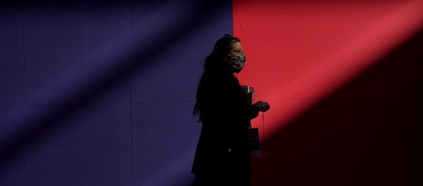 Первые дебаты действующего президента США Дональда Трампа и кандидата в президенты США Джо Байдена в Кливленде, США - Sputnik Азербайджан