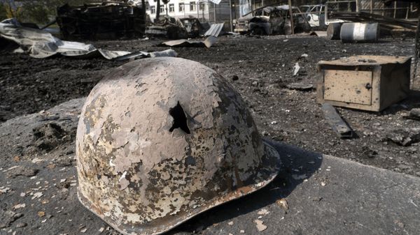 Каска армянского солдата, фото из архива  - Sputnik Азербайджан