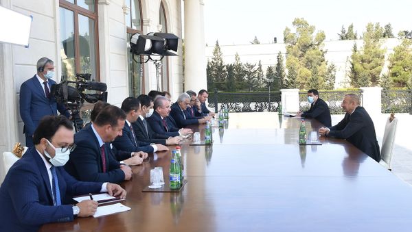 Prezident İlham Əliyev Türkiyə Böyük Millət Məclisinin Sədrinin başçılıq etdiyi nümayəndə heyətini qəbul edib - Sputnik Азербайджан