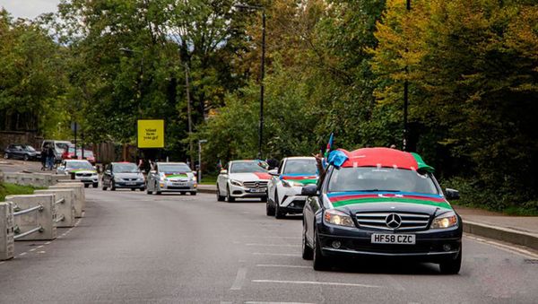 Londonda Azərbaycan Ordusuna dəstək aksiyası - Sputnik Азербайджан
