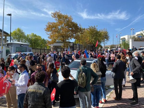 Автопробег в знак протеста против террора в Гяндже состоялся в Анкаре - фото - Sputnik Азербайджан