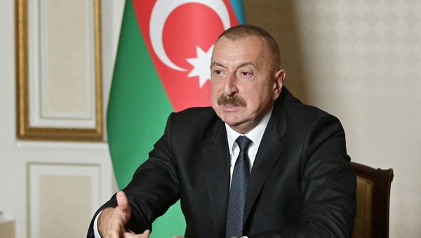Президент Ильхам Алиев во время обращении к нации - Sputnik Азербайджан
