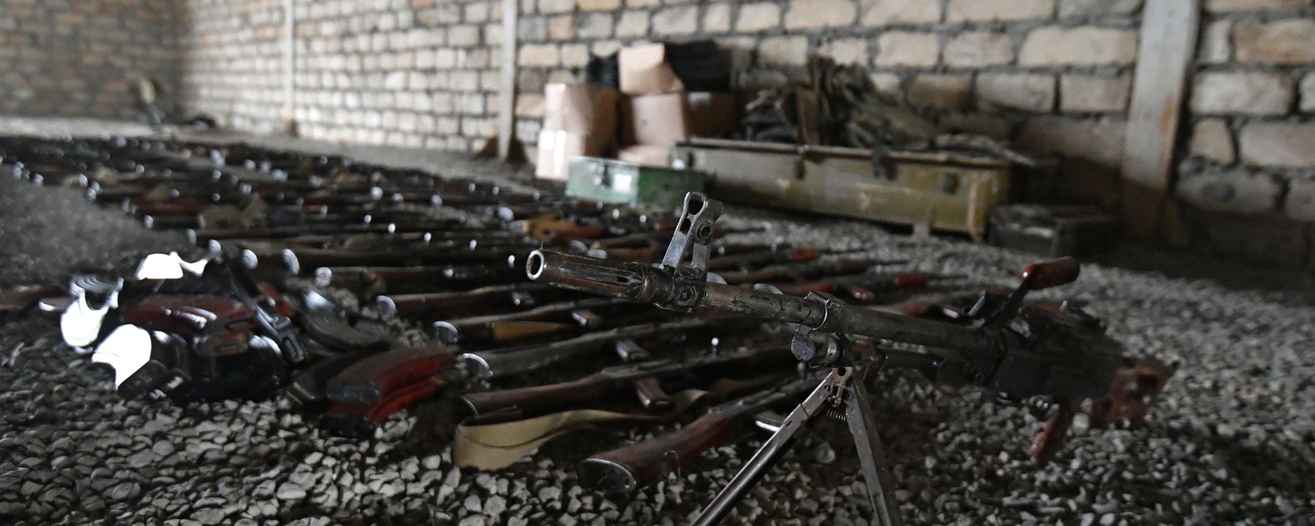 Военные трофеи, оставленные ВС Армении на поле боя - Sputnik Азербайджан, 1920, 25.03.2021