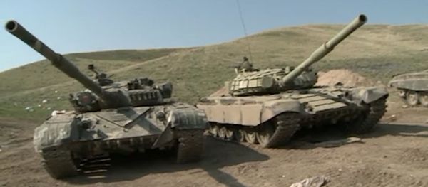Минобороны Азербайджана показало захваченную технику ВС Армении - видео - Sputnik Азербайджан