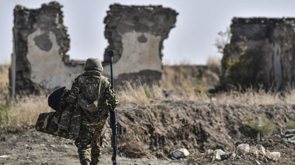 Армянский военнослужащий, фото из архива - Sputnik Азербайджан