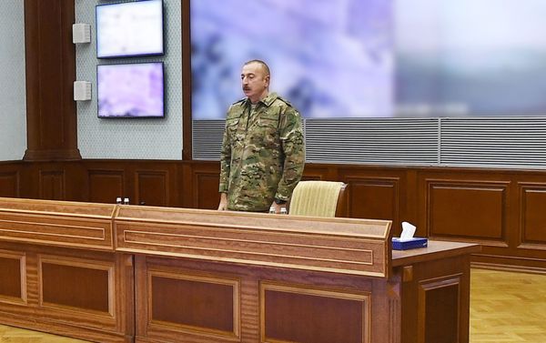 Президент Ильхам Алиев в Центральном командном пункте Министерства обороны Президент Ильхам Алиев в Центральном командном пункте Министерства обороны - Sputnik Азербайджан