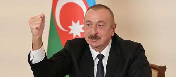 Prezident İlham Əliyev xalqa müraciəti zamanı - Sputnik Азербайджан