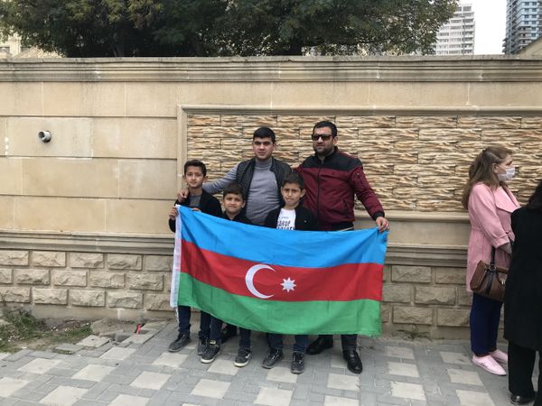 Мама солдата: пусть возвратится живым и здоровым, с честью выполнив долг перед Родиной - Sputnik Азербайджан