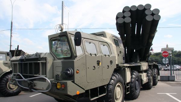 Реактивная система залпового огня 9К58 Смерч, фото из архива - Sputnik Азербайджан