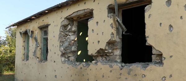 Дома и фермы разрушены, повсюду осколки - ситуация в Агджабеди - Sputnik Азербайджан