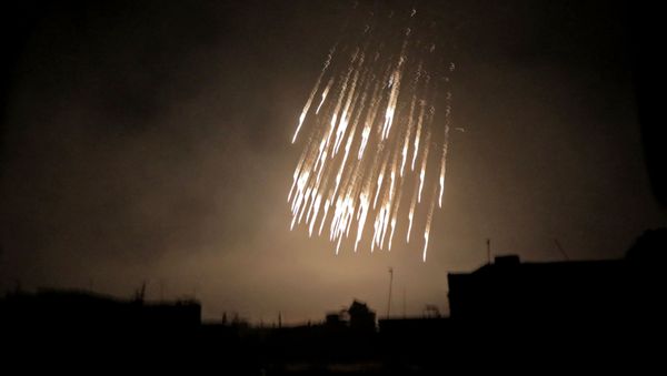 Бомбардировка снарядами с белым фосфором, фото из архива - Sputnik Азербайджан