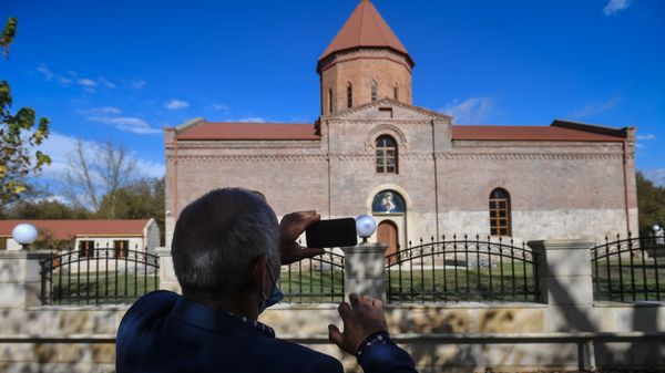 Открытие удинской церкви в селе Нидж Габалинского района Азербайджана - Sputnik Азербайджан