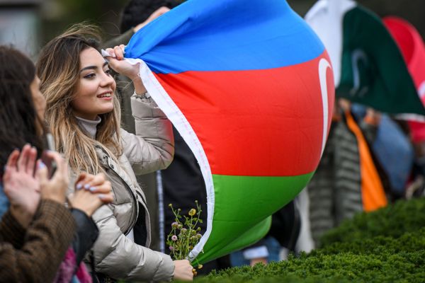 Жители баку празднуют освобождение Шуши - Sputnik Азербайджан