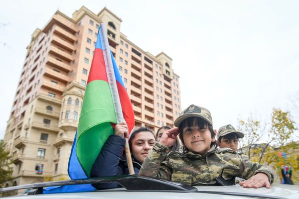 Жители баку празднуют освобождение Шуши - Sputnik Азербайджан