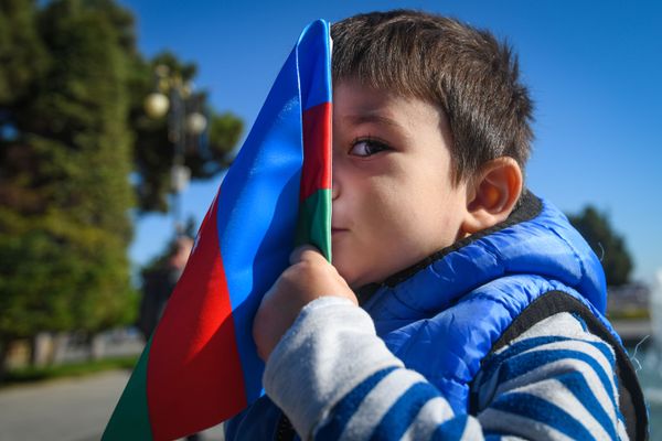 Акция на бакинском бульваре, приуроченная ко Дню Государственного флага - Sputnik Азербайджан