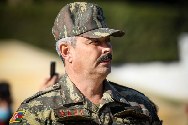 Многие граждане решили посвятить этот день памяти шехидов, павших в войне за территориальную целостность Азербайджана - Sputnik Азербайджан