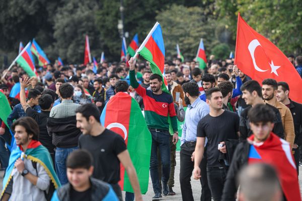 Atəşkəs bəyanatından sonra Bakıda vəziyyət - Sputnik Азербайджан