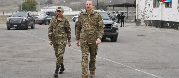 Prezident İlham Əliyev və birinci xanım Mehriban Əliyeva işğaldan azad edilmiş Füzuli və Cəbrayıl rayonlarında olublar - Sputnik Азербайджан
