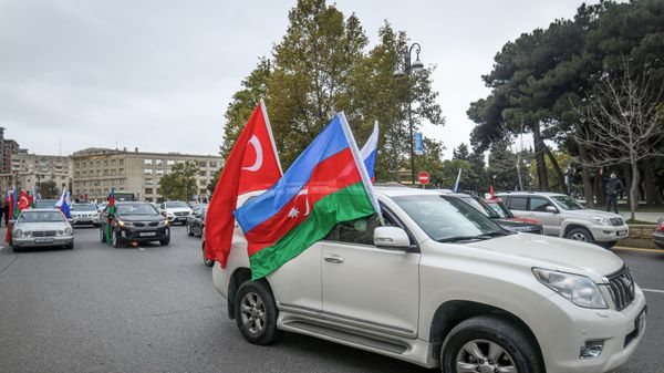 Автопробег, посвященный освобождению Агдама в Баку, фото из архива - Sputnik Азербайджан
