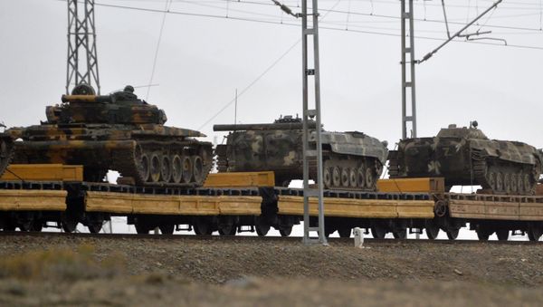 Военная техника ВС Армении, захваченная армией Азербайджана во время войны, следует эшелонами в Баку. - Sputnik Азербайджан