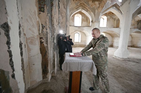 Азербайджан освободил Агдам, Кельбаджар и Лачин без единого выстрела - президент Алиев - Sputnik Азербайджан