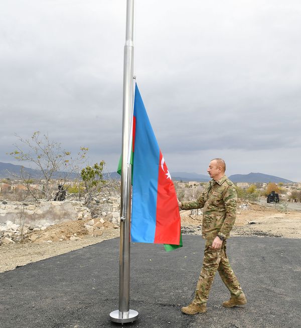 Азербайджан освободил Агдам, Кельбаджар и Лачин без единого выстрела - президент Алиев - Sputnik Азербайджан