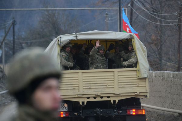 Азербайджанская армия вошла в Кельбаджарский район - Sputnik Азербайджан