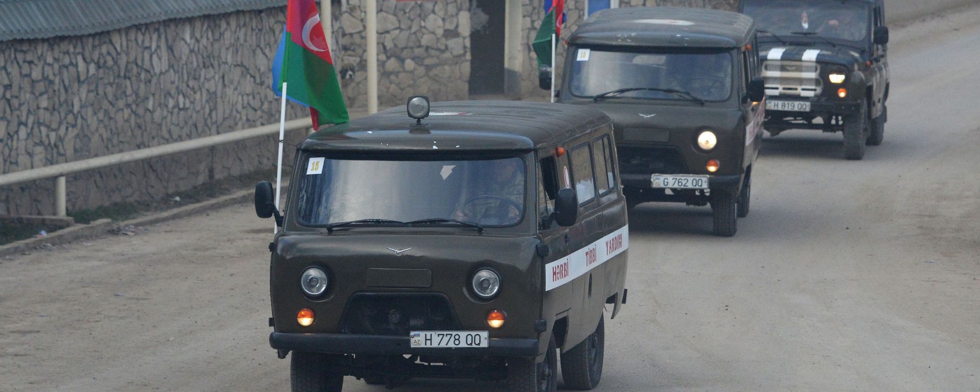 Автомобили военной скорой помощи - Sputnik Азербайджан, 1920, 21.06.2024