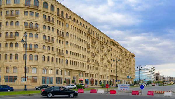 Топ-5 нелепых, странных и неуместных построек Баку. Частное мнение архитектора  - Sputnik Азербайджан