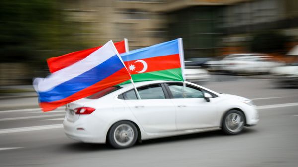 Флаги России и Азербайджана, фото из архива - Sputnik Азербайджан