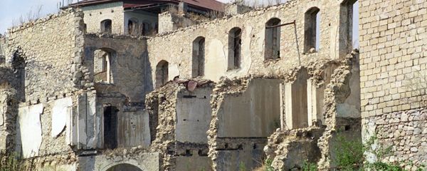 Разрушенные дома в городе Шуша, фото из архива - Sputnik Азербайджан