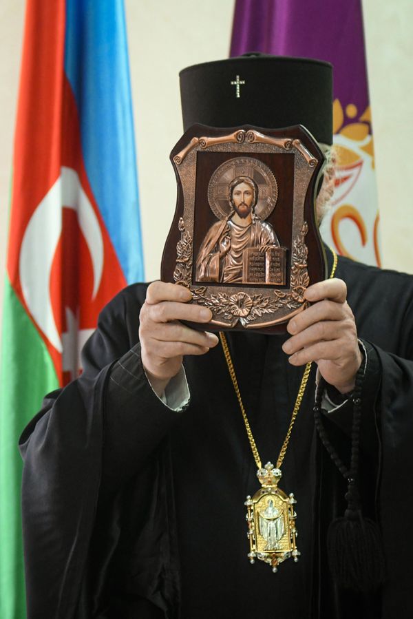 Православную икону, найденную в Гадруте, передали в храм Русской церкви в Баку - Sputnik Азербайджан