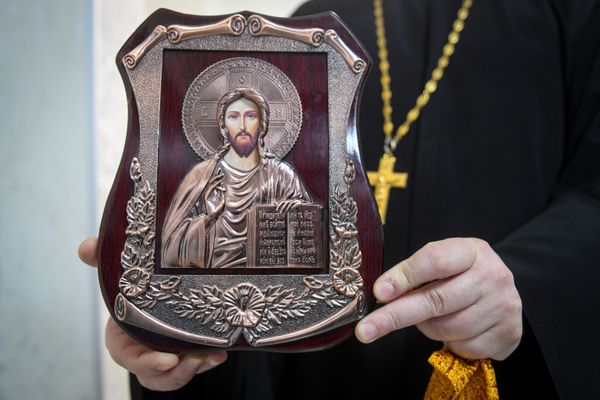 Православную икону, найденную в Гадруте, передали в храм Русской церкви в Баку - Sputnik Азербайджан