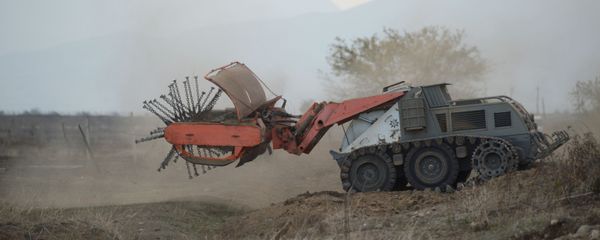 Bozena 5 mina təmizləyən maşını - Sputnik Азербайджан