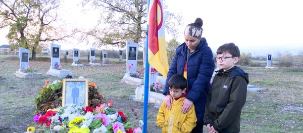 Любовь к футболу до самого конца: исполнено последнее желание шехида - видео - Sputnik Азербайджан