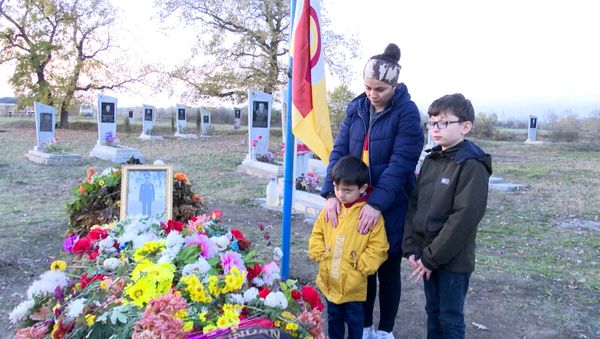 Любовь к футболу до самого конца: исполнено последнее желание шехида - видео - Sputnik Азербайджан