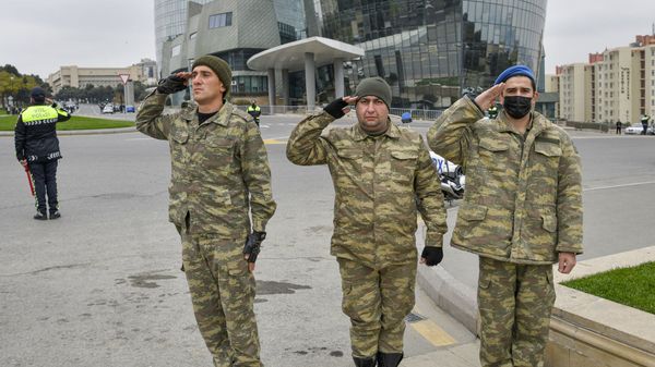 Şəhidlərin xatirəsi bir dəqiqəlik sükutla yad edildi - Sputnik Азербайджан