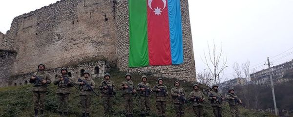 Azərbaycan Ordusunda Vətən müharibəsi şəhidlərinin xatirəsi anılıb  - Sputnik Азербайджан