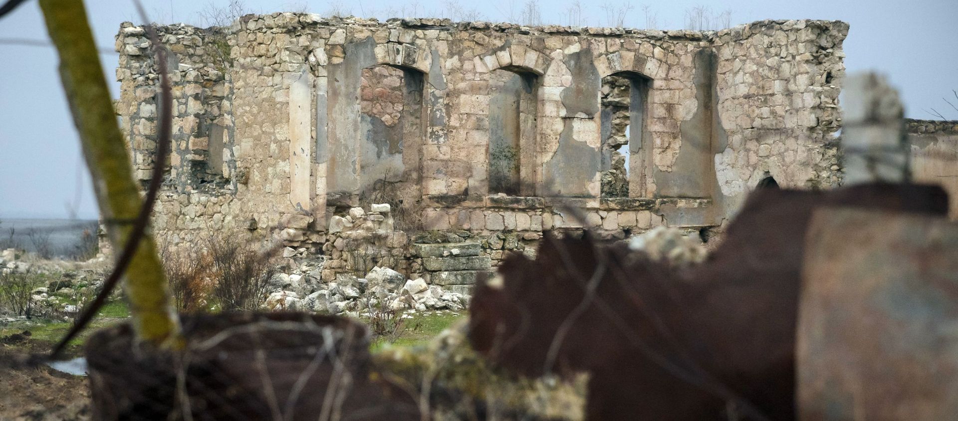 Ağdamda dağıdılmış məscid - Sputnik Азербайджан, 1920, 31.01.2021