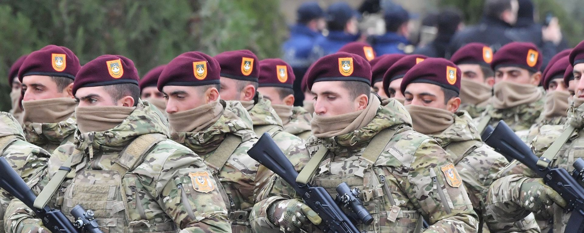 Военнослужащие азербайджанской армии на военном параде в Баку - Sputnik Азербайджан, 1920, 26.06.2024